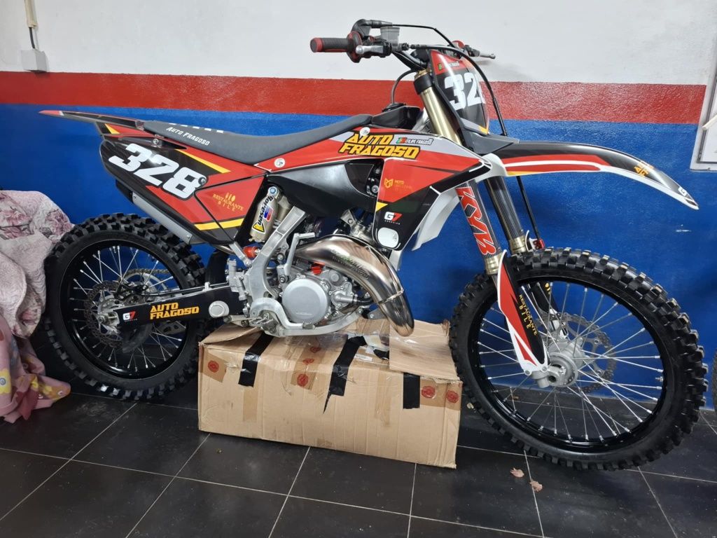 Fantic 125 com 4 horas