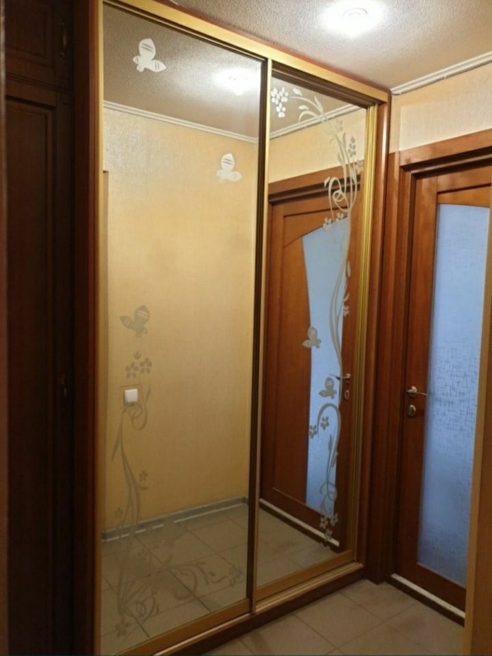 Продам : 3кімн квартира    1 поверх центр Слов'янська можна по сертифі