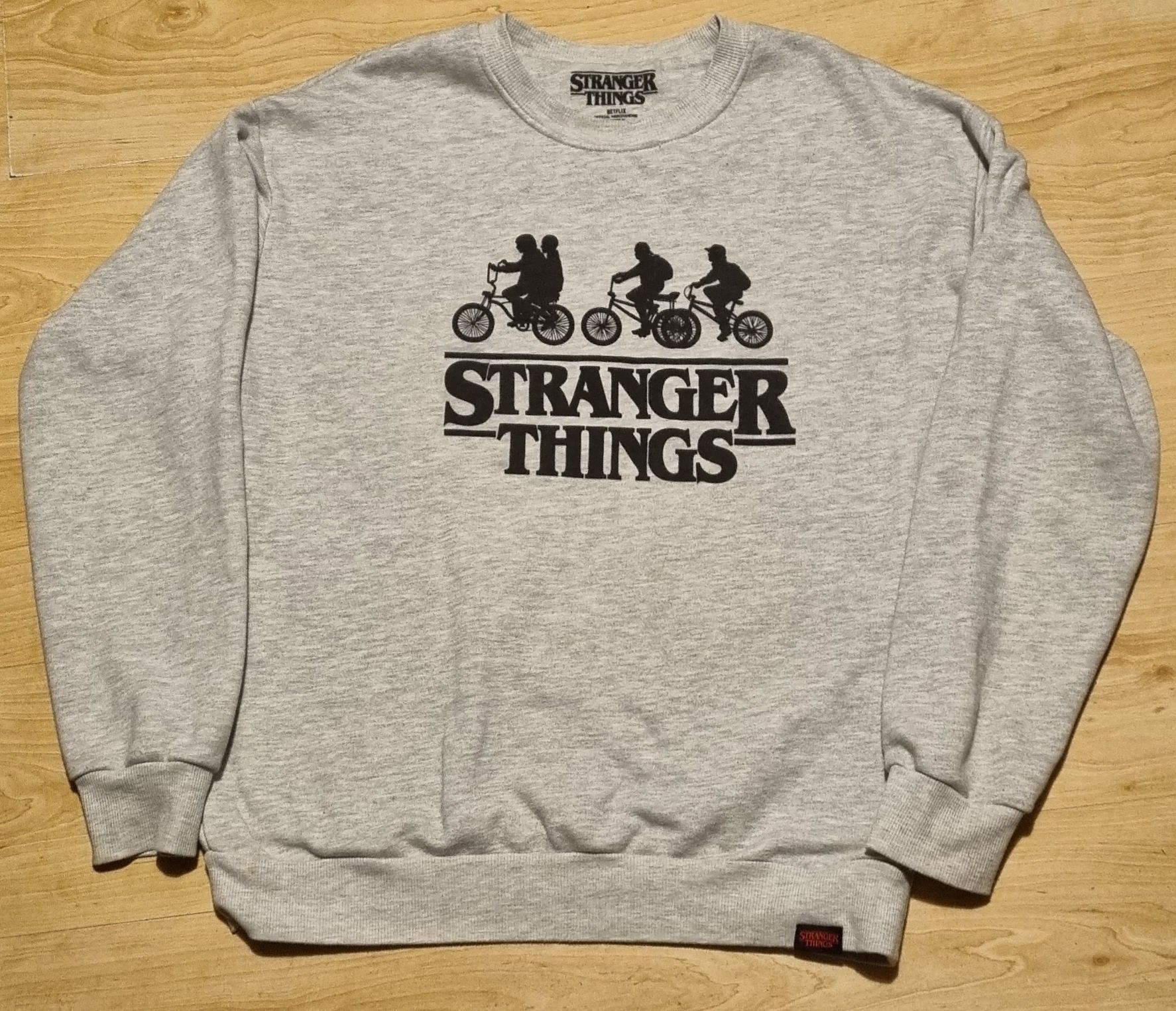 Bluza firmy Pull&Bear Stranger Things rozmiar L