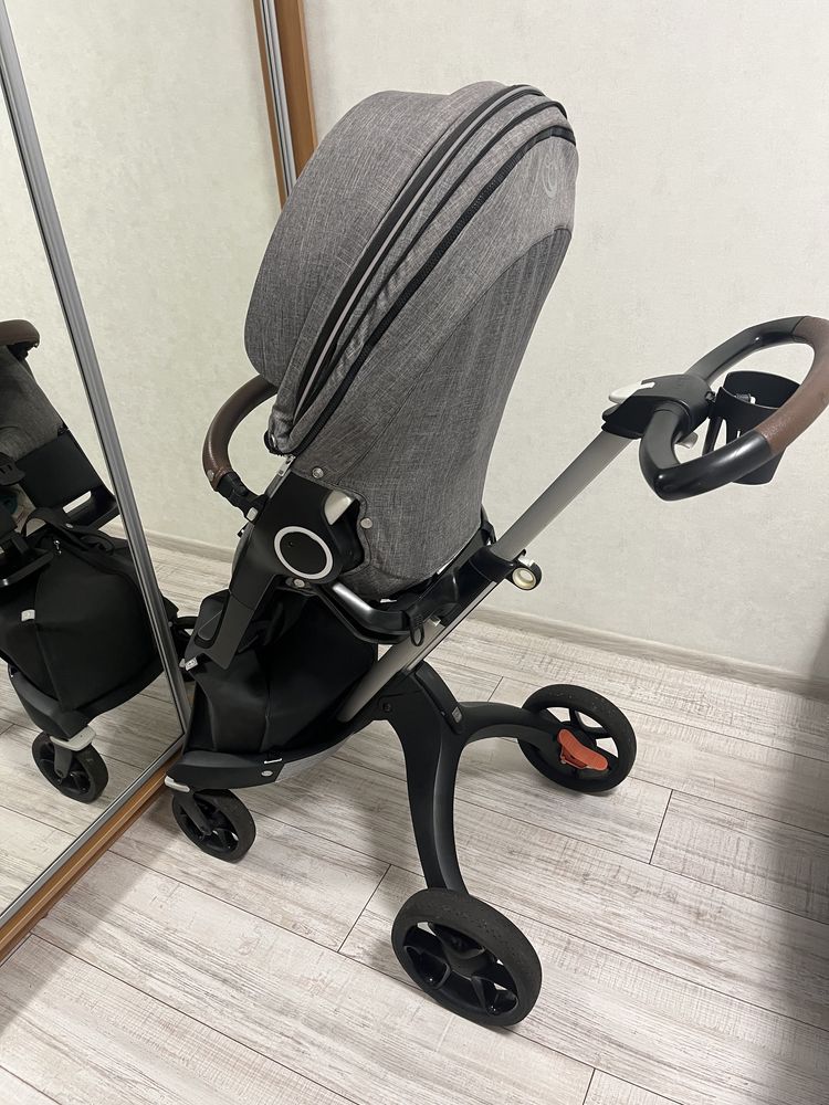 Коляска Stokke V6 9999 грн