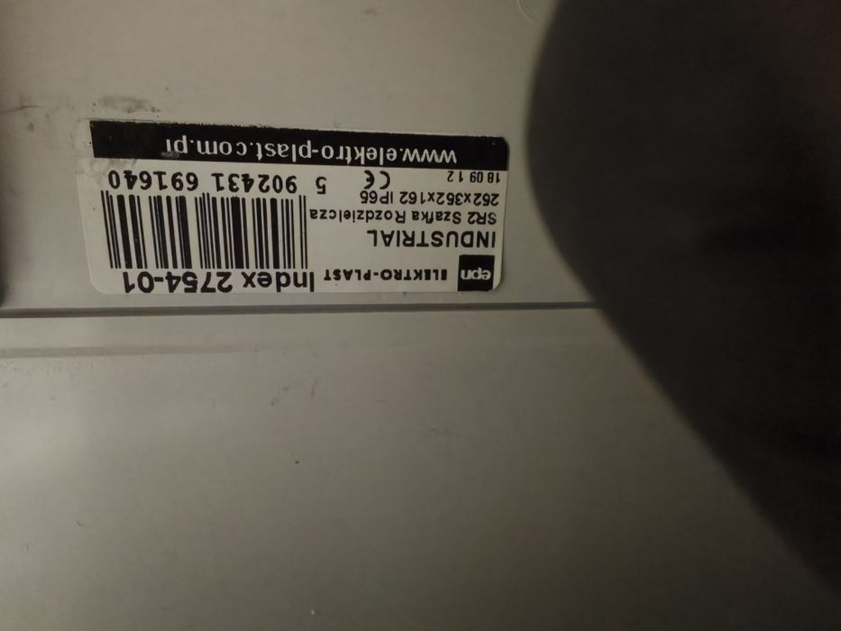 Szafka rozdzielcza skrzynka elektryczna