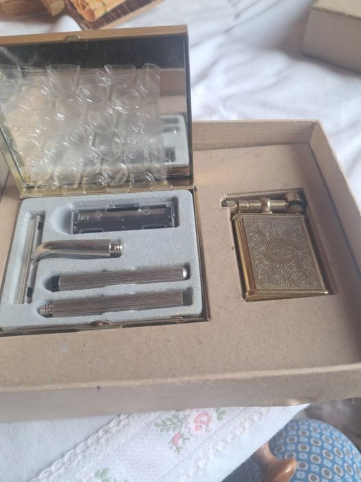 Caixa de oferta lamina de varbear e isqueiro
