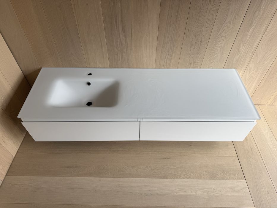 Szafka łazienkowa SaniJura z umywalką szklaną – 160 cm