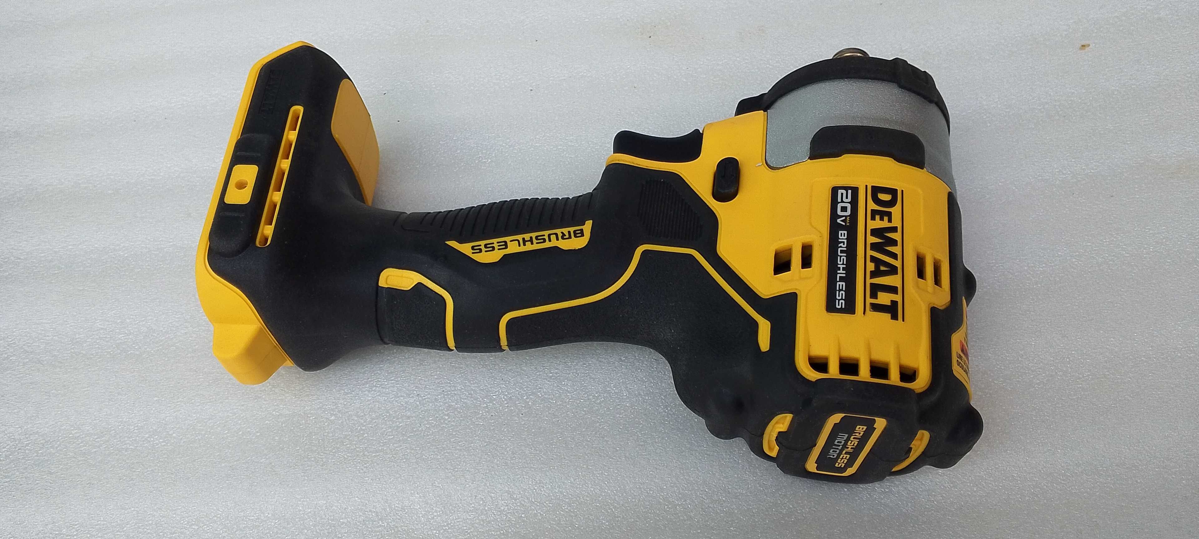 Акумуляторний гайковерт DeWALT DCF911, квадрат 1/2
