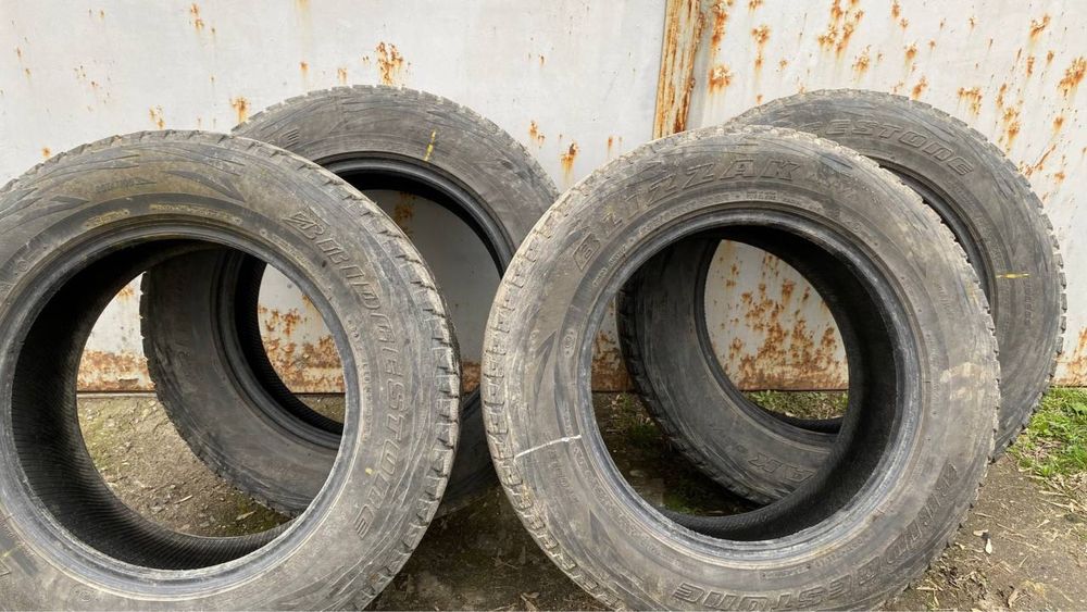 Продам зимнюю резину R17 BRIDGESTONE