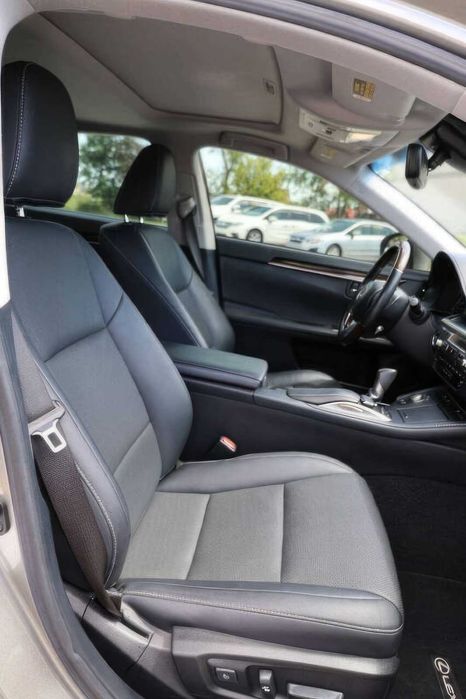 Lexus ES 300h      2018