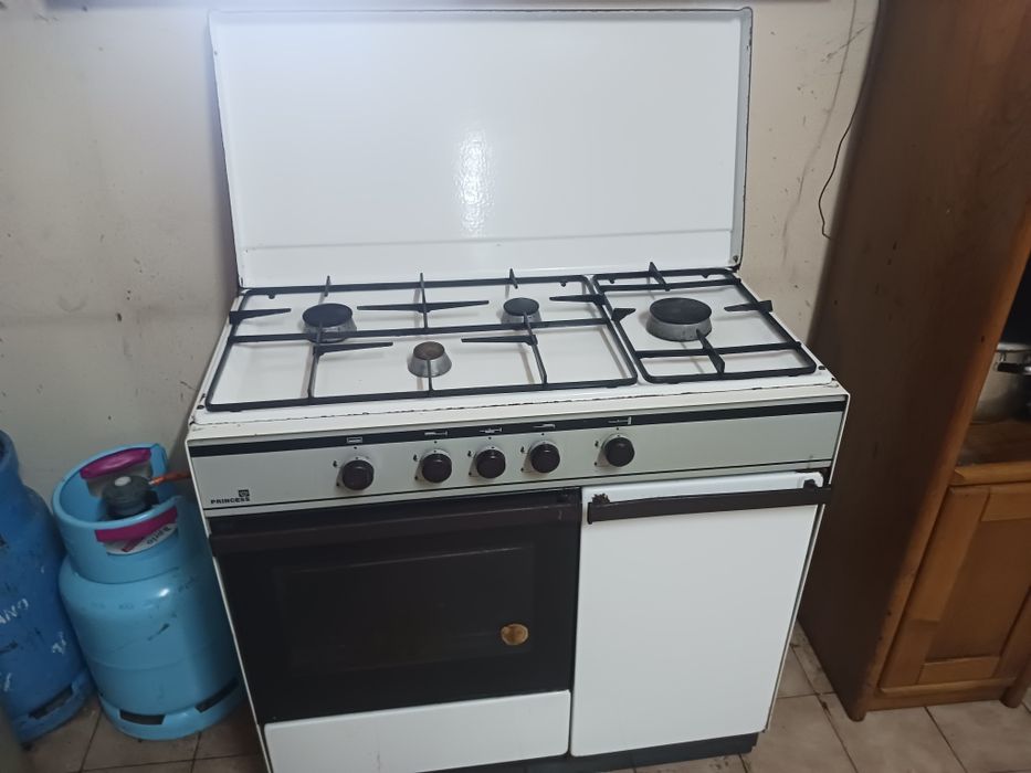 Fogao de gas em perfeito funcionamento possibilidade de fazer entrega