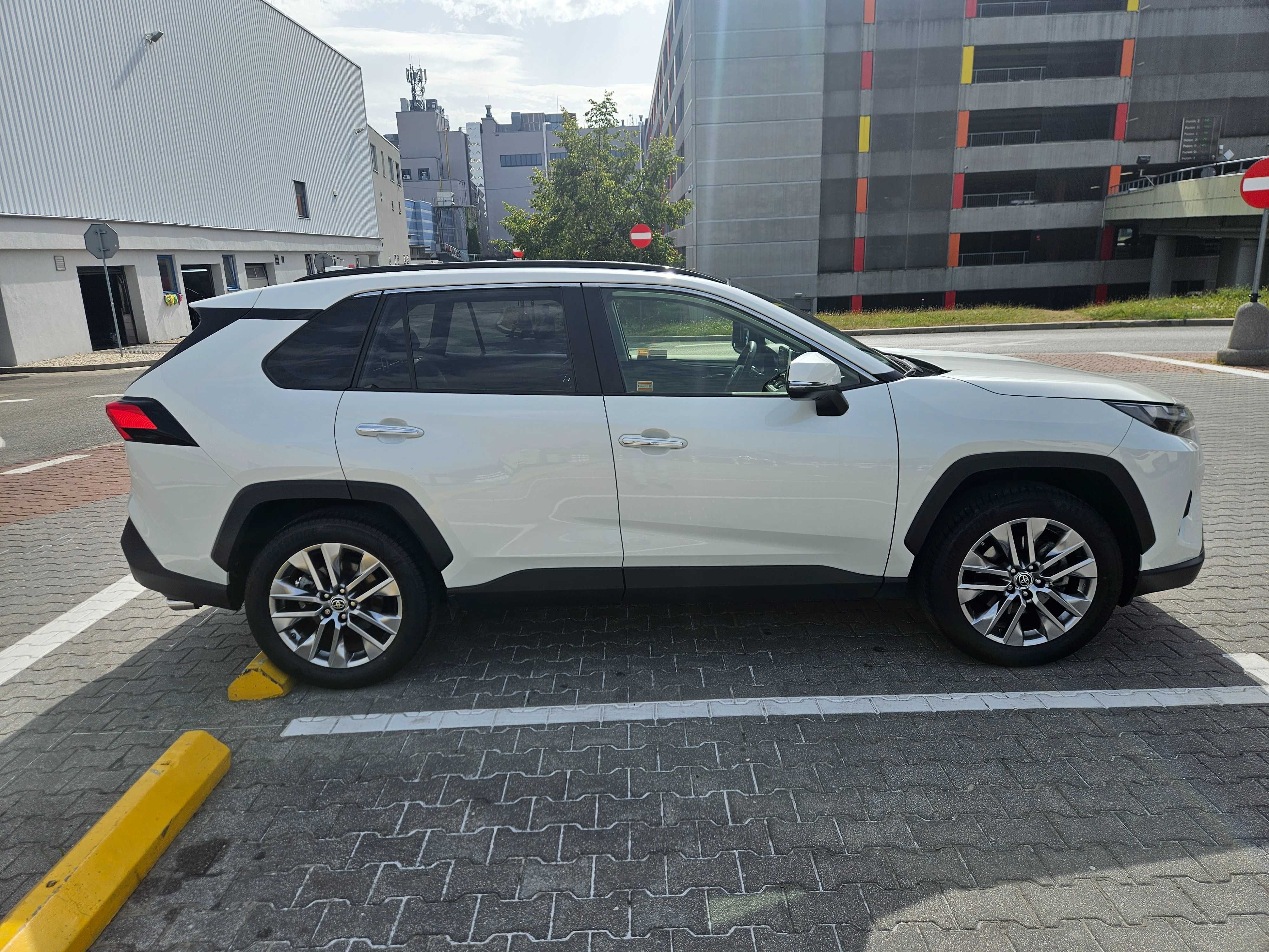 Toyota RAV4 4x4 Hybrid Executive Dach Panoramiczny, Hak