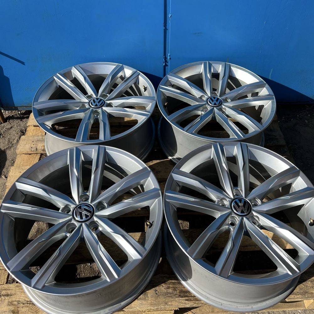 5x112 r18 диски оригінал R line vw  Golf Passat  Tiguan  стан нових !!