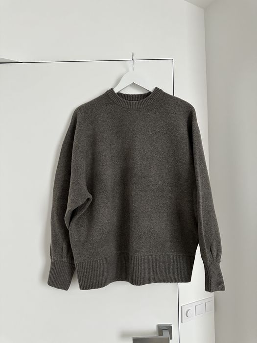 сірий теплий светр від Zara