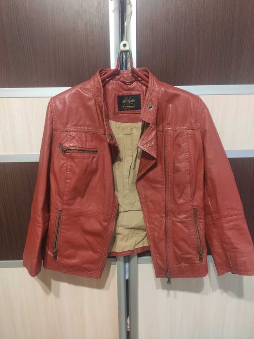 Косуха ZARA червона натуральна кожа