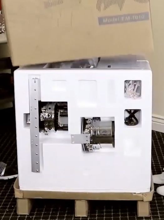 Máquina de Bordar RICOMA EM-1010 - NOVA