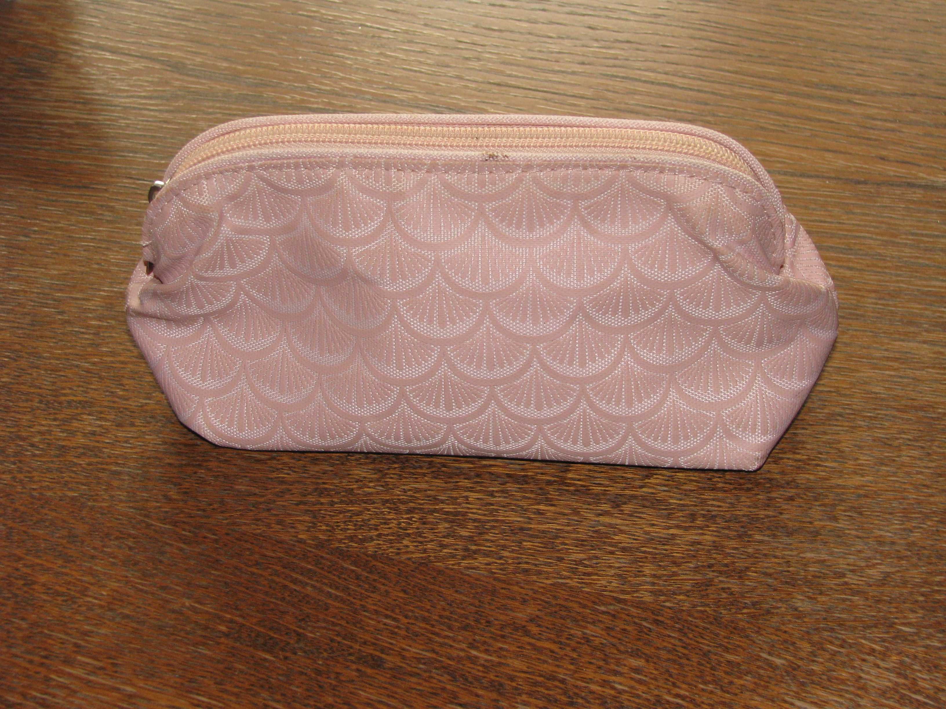 Mała kosmetyczka  11x23x7