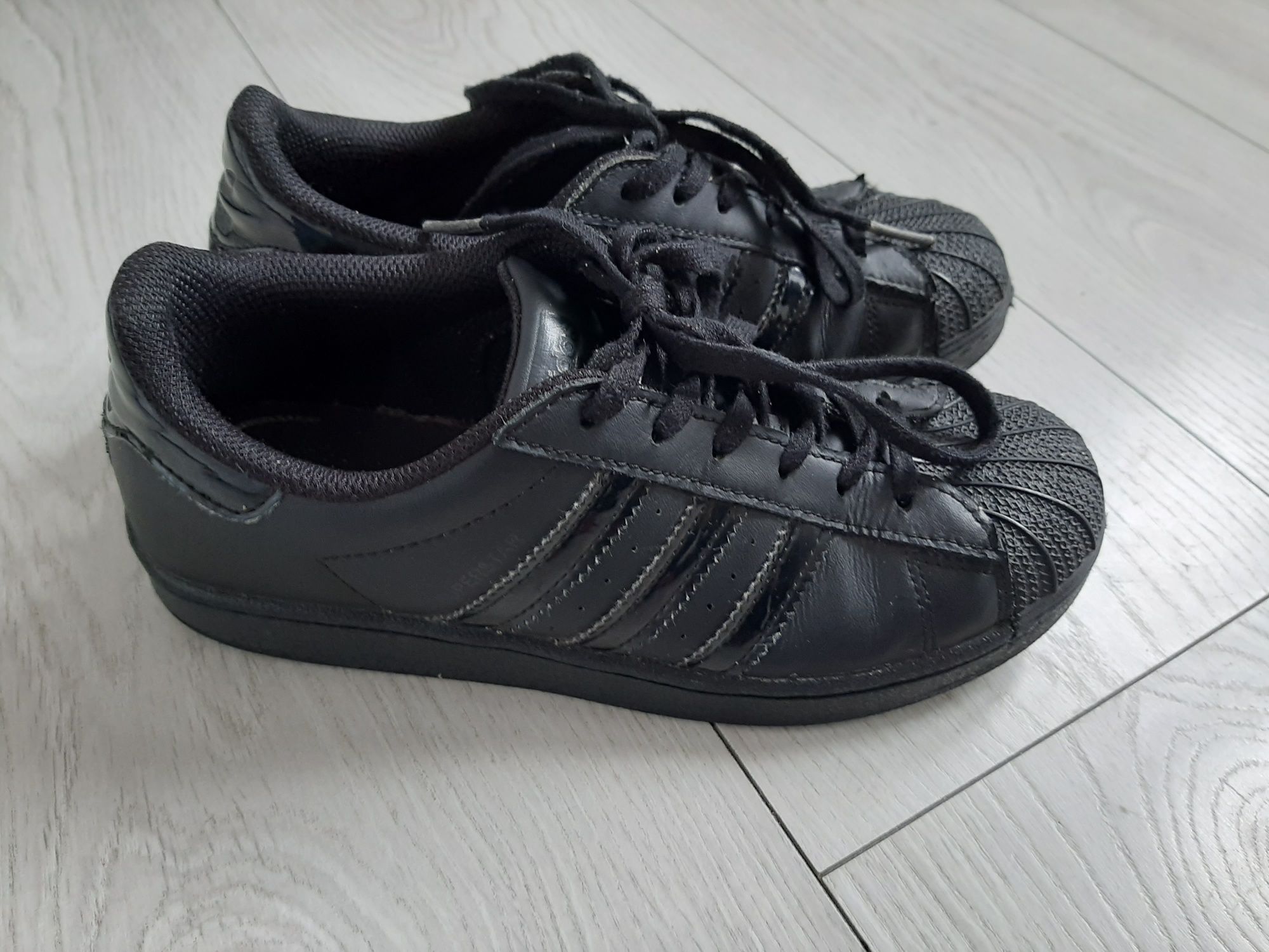 Adidas superstar Adidasy R.35