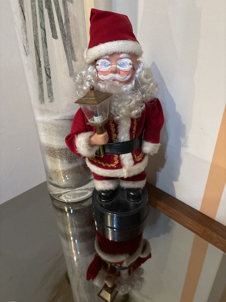 Choinki sztuczne rozne. Mikolaje