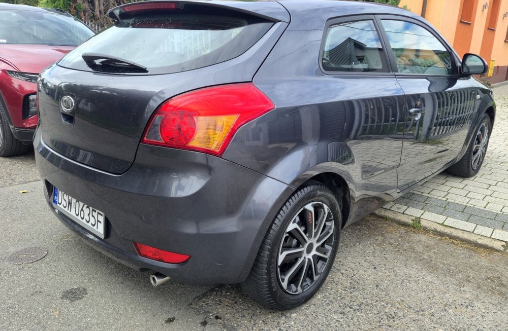 Kia proCeed ** Zadbana ** Benzyna ** Bezwypadkowa