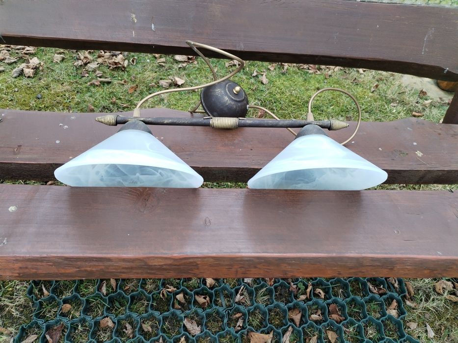 Ładna wisząca lampa