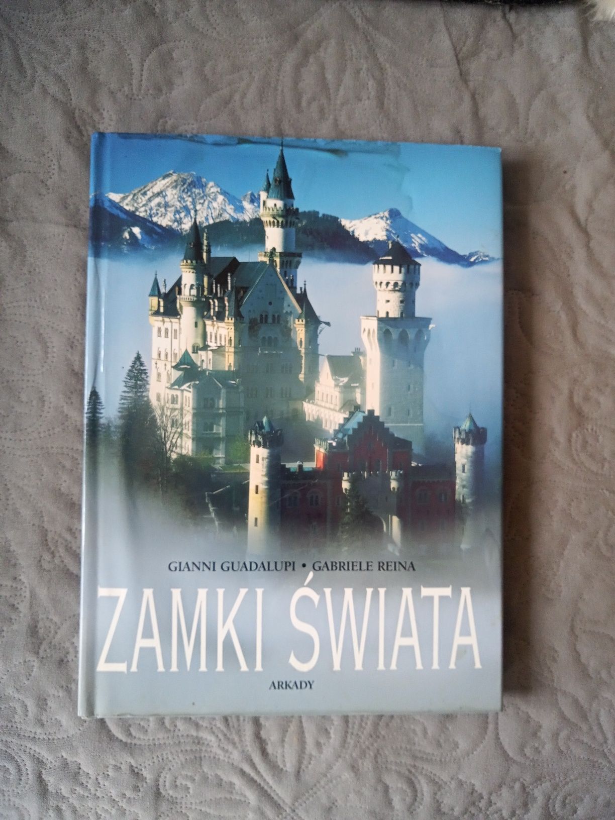 Zamki świata .-album