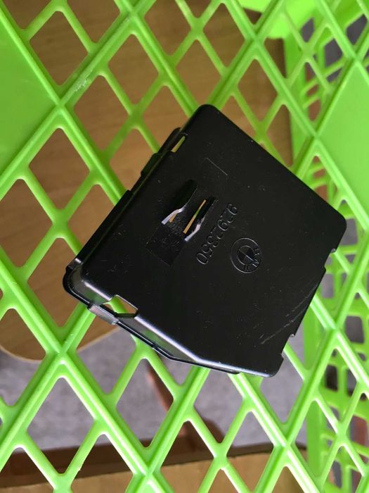 Крышка плюсовой клемы BMW X5  13-18 гг.