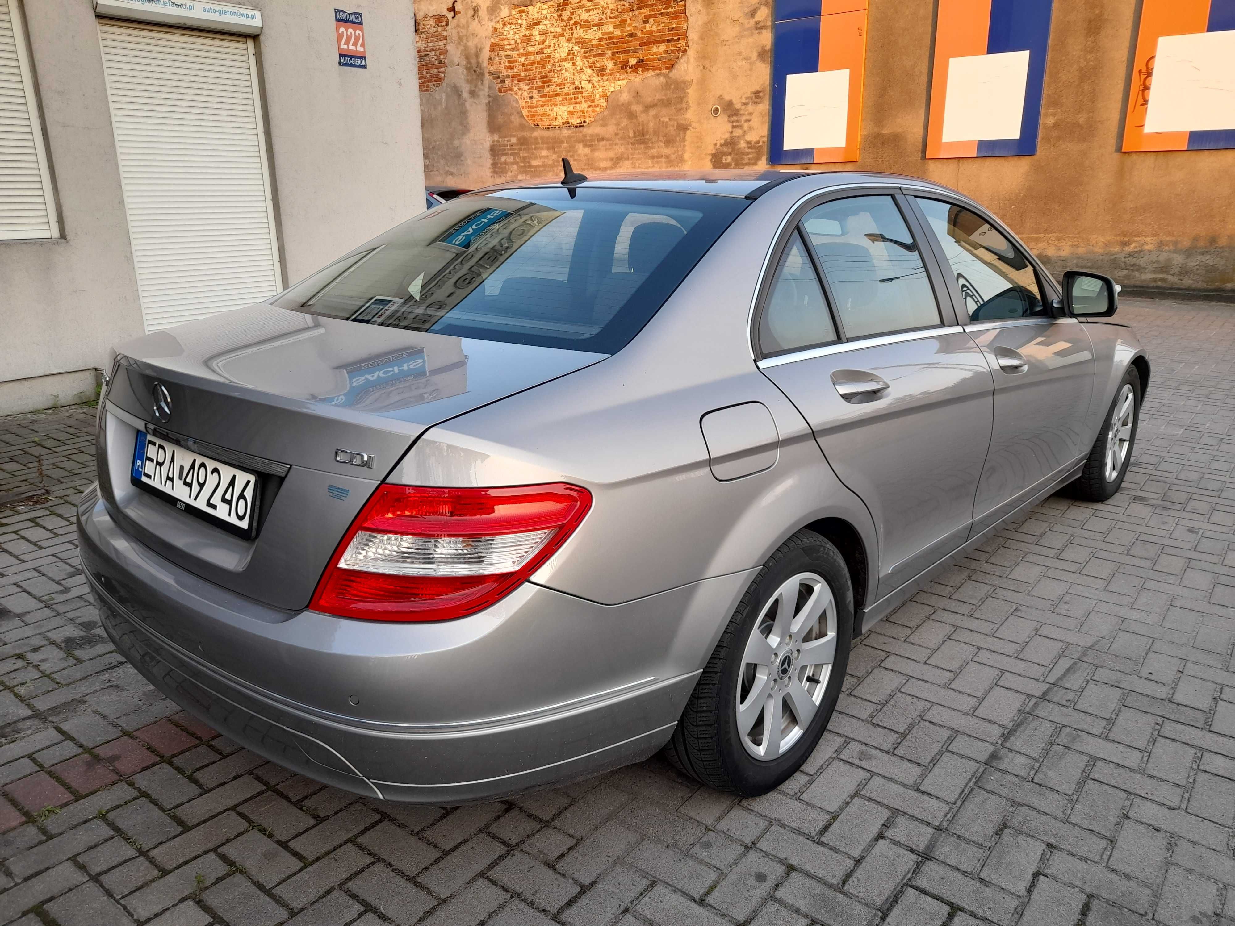Mercedes C200 2.2CDI 136KM W204 zarejestrowany ważne opłaty OM646