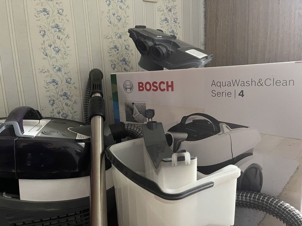 Пылесос Bosch Aqua wash clean 4 serie