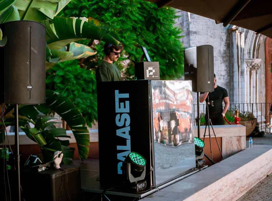 Aluguer de Som, Luz, Fumaça e Fogo Frio – Eventos e Festas em Lisboa