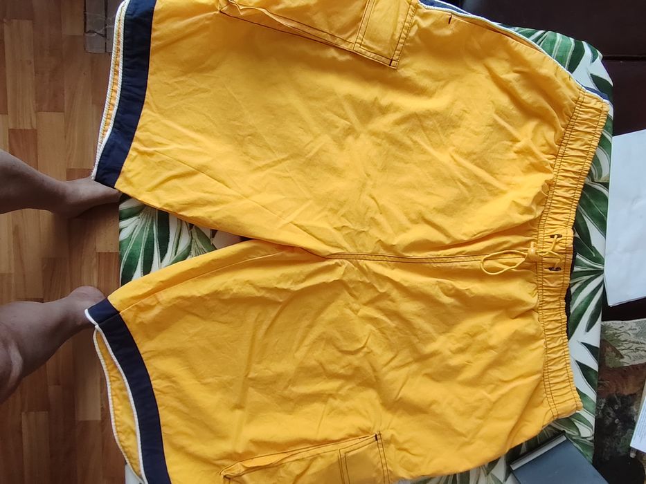 Продам чоловічі стильні шорти.