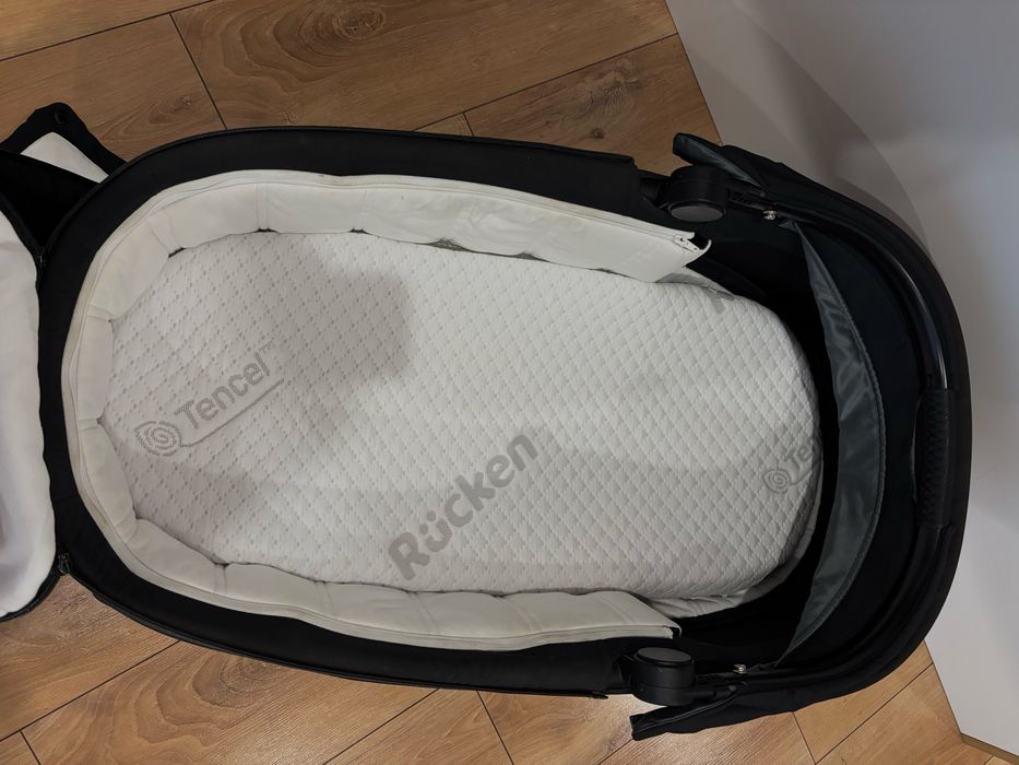 Cybex Priam 2.0 Lux Gondola Deep Black