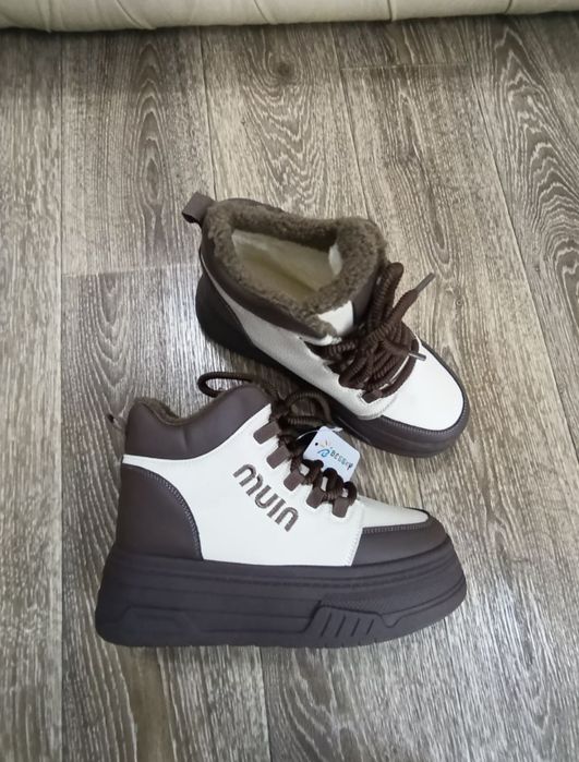 Черевики, ботинки шоколадно- бежеві