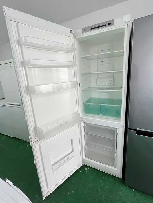 Lodówka Siemens KG36NX10, 185 cm, NoFrost, 303 litry, A+