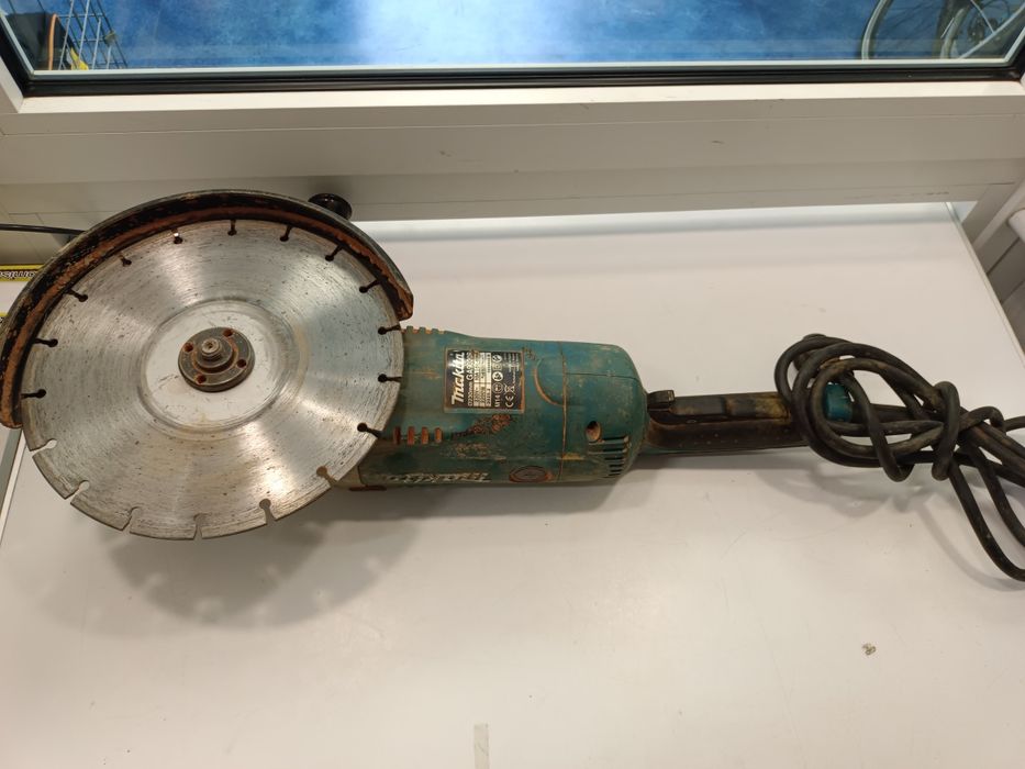 Szlifierka 230mm Makita GA9020R Komis Madej Sc