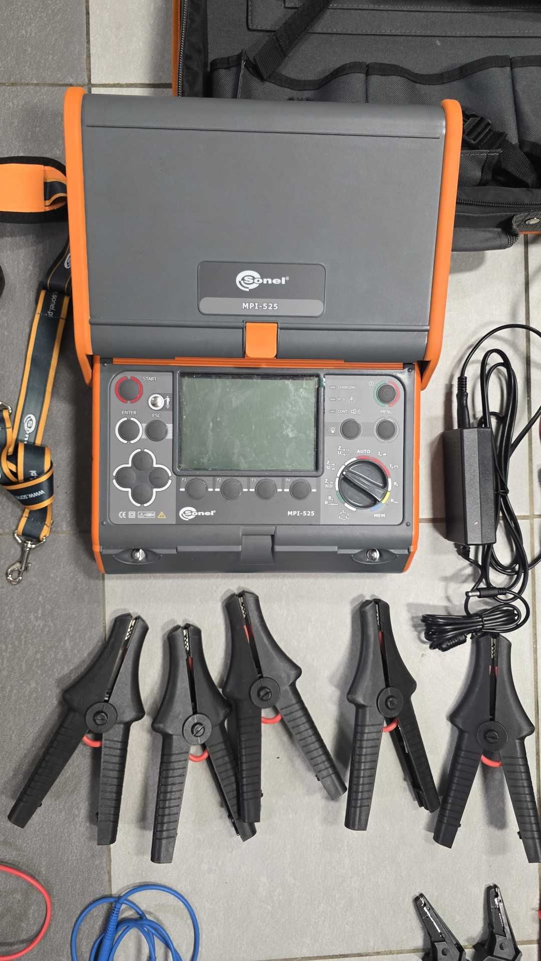 Miernik instalacji elektrycznych Sonel MPI 525