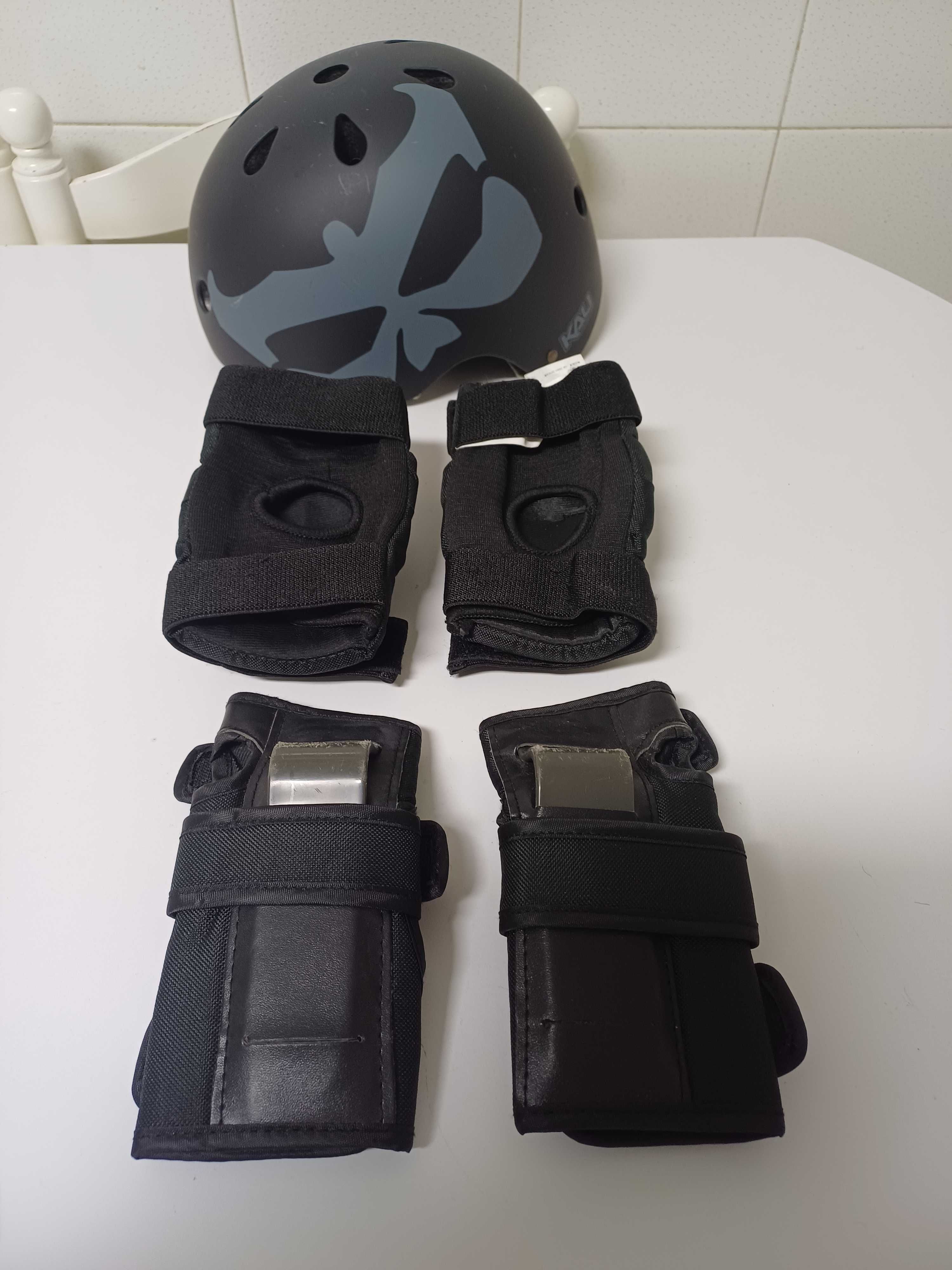 Capacete e 4 proteções para desporto