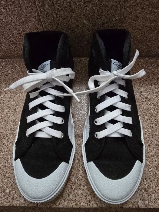 Sapatilhas Sanjo Pretas e Brancas