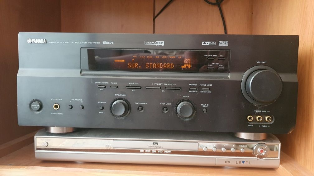 Amplituner kina domowego Yamaha RX-V550