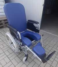 Wózek inwalidzki , zmienny kąt podnóżek i oparcia funkcja toalety nowy