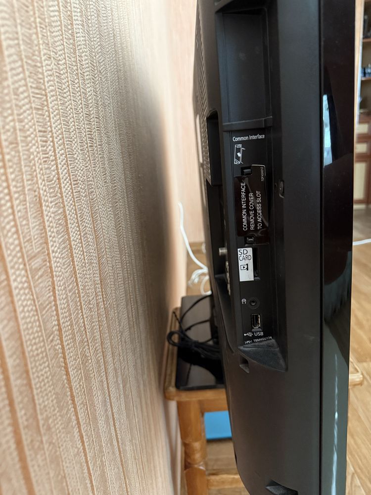 Телевізор Panasonic TX-LR37U3