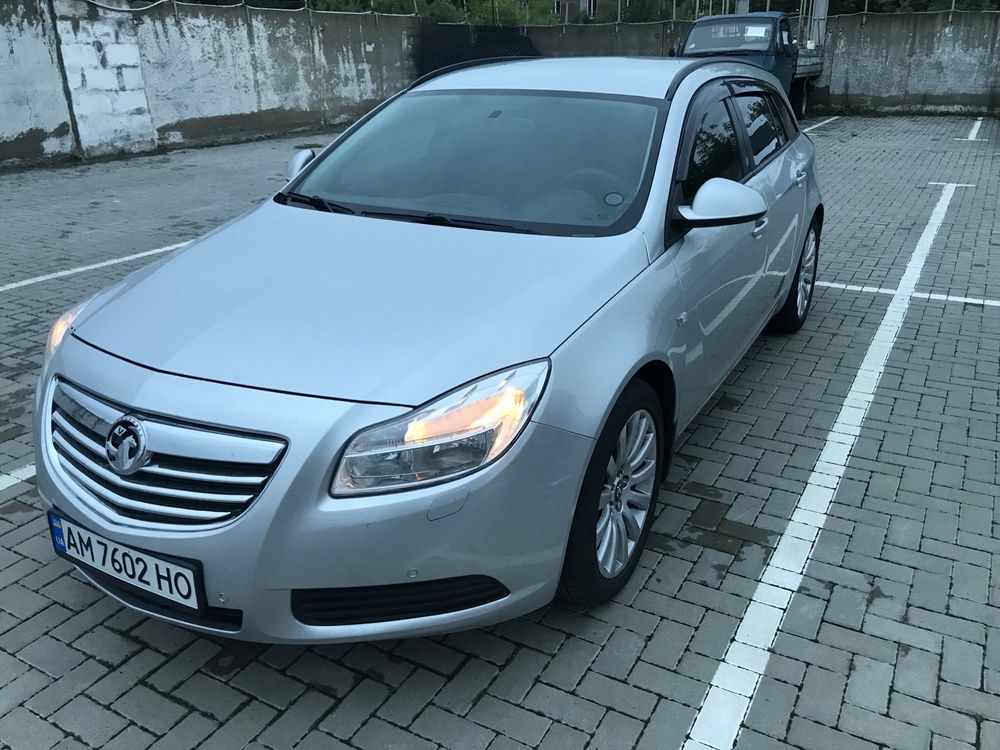 Продам Інсігнію 1.8 бензин