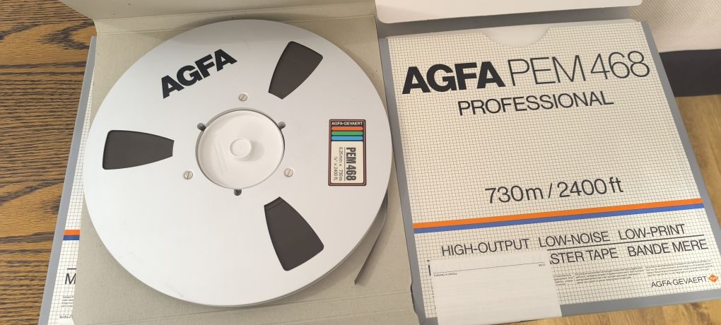 Szpule AGFA   . Z  taśmą 1/4 i 1/2 gratis .. 10,5 cala