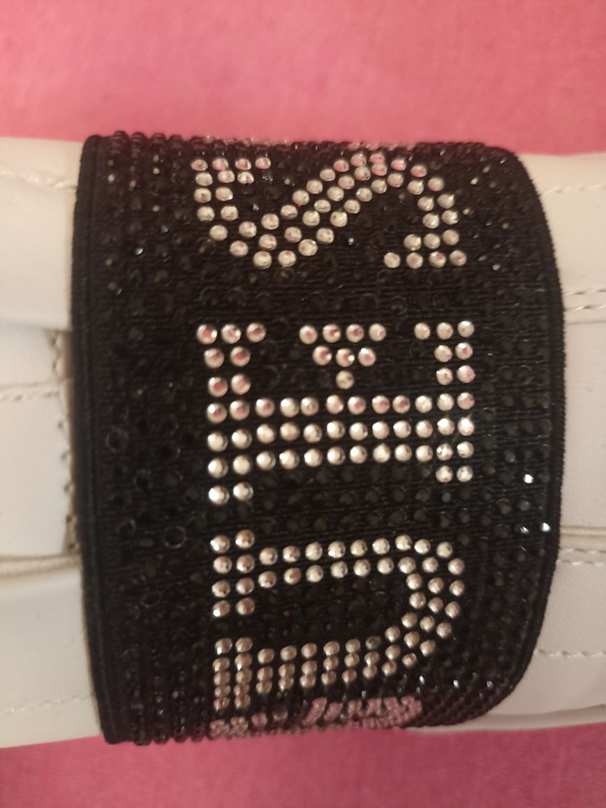 Nowe, oryginalne trampki Guess rozmiar 38