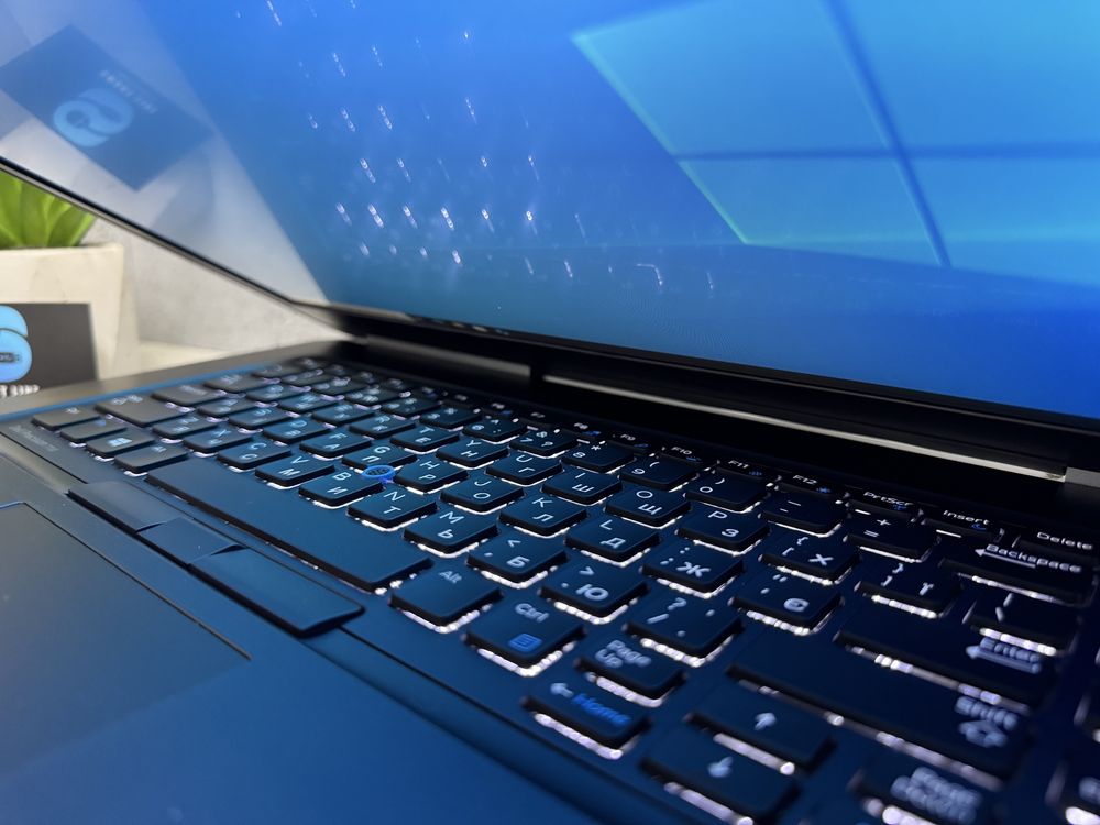 Потужний ноутбук Dell Precision 7710/17.3/i7-6820HQ/Nvidia/16 ddr4/256