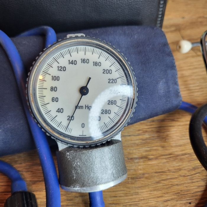 Ciśnieniomierz Retro PRL + stetoskop ¹⁰²