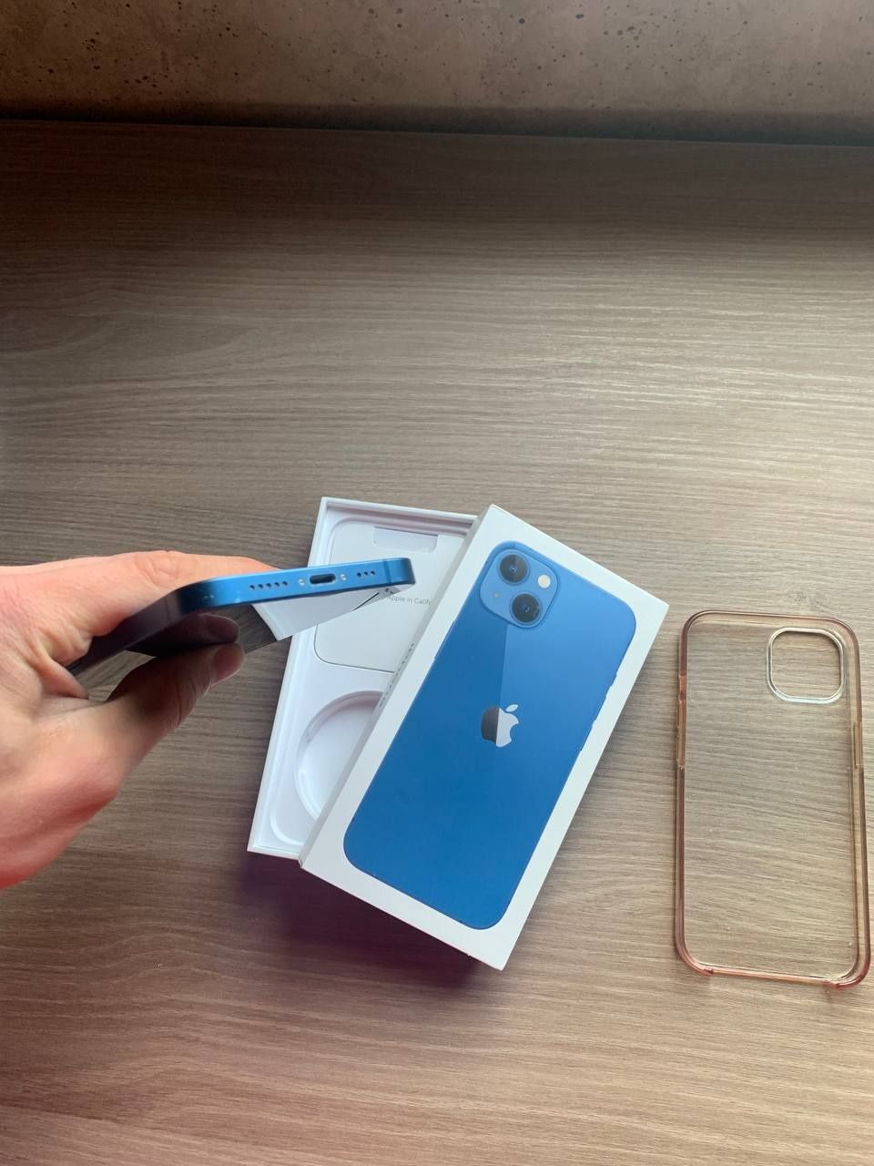 iPhone 13 (256gb) стан в зовні новий (все на фото)