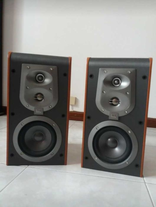 Vendo colunas JBL E60 ES30 ES25C E150P/230  e Amplificador