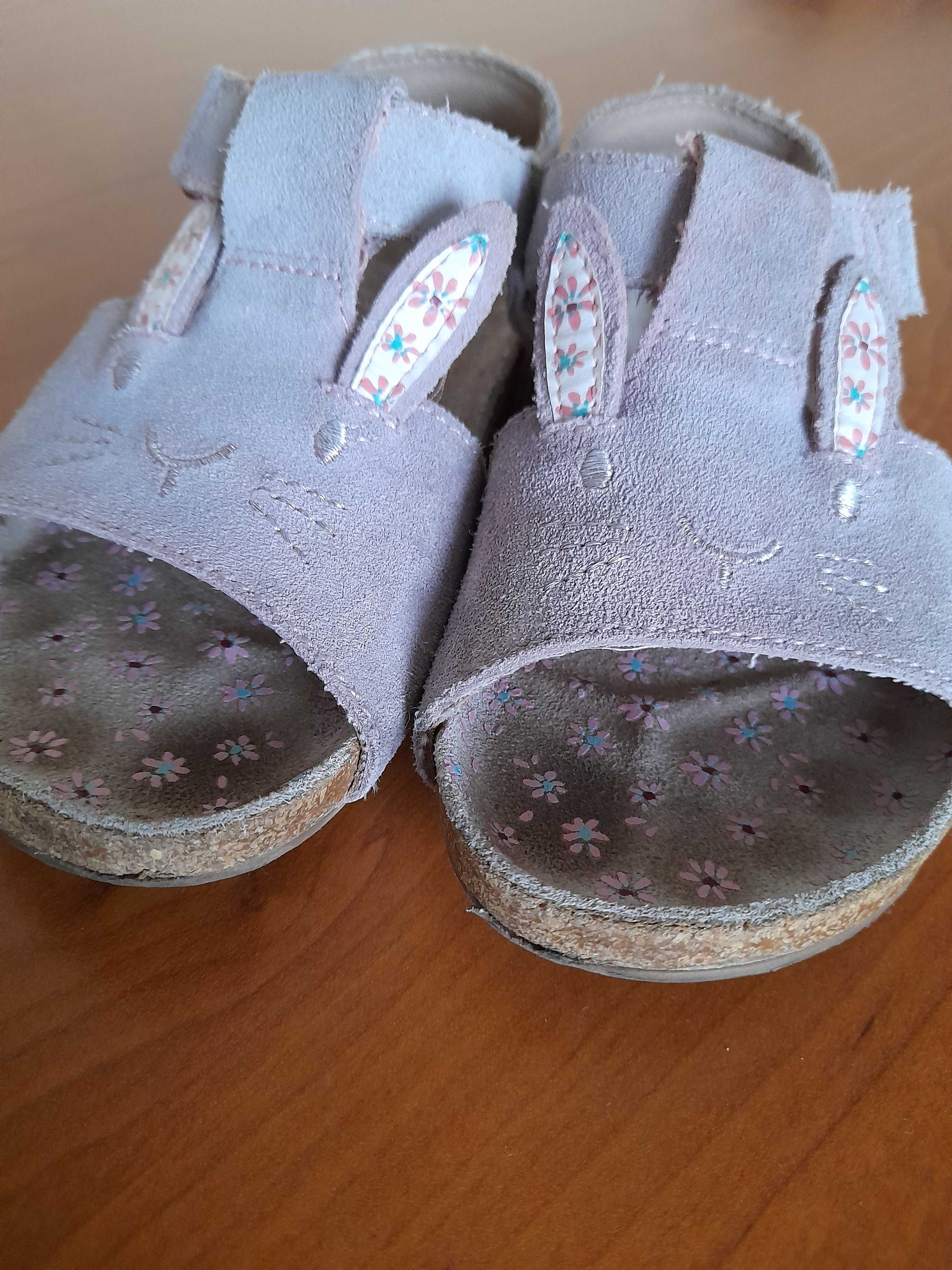Sandałki dla dziewczynki. Zdrowa stopa.