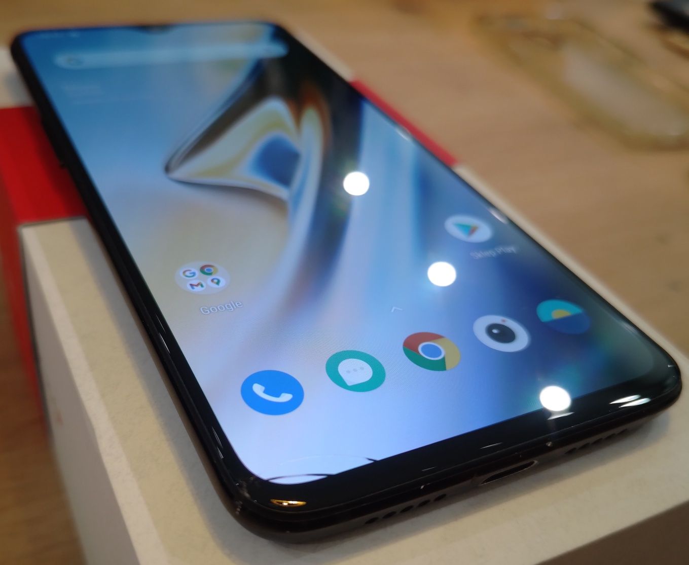 OnePlus 6T Midnight Black 8/128 + OnePlus Bullets + gratisy