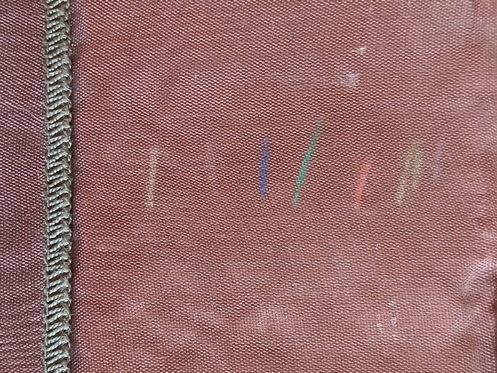 Capa de livro antiga em pele gravada