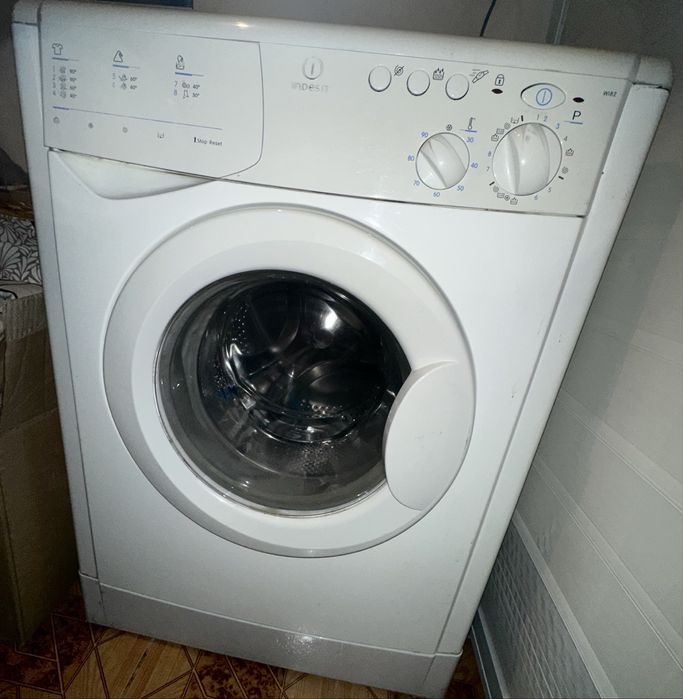 Пральна машина Indesit WI82