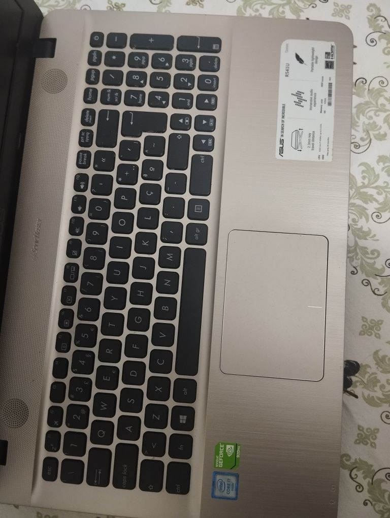 ASUS com avaria na motherbord e sem disco rígido