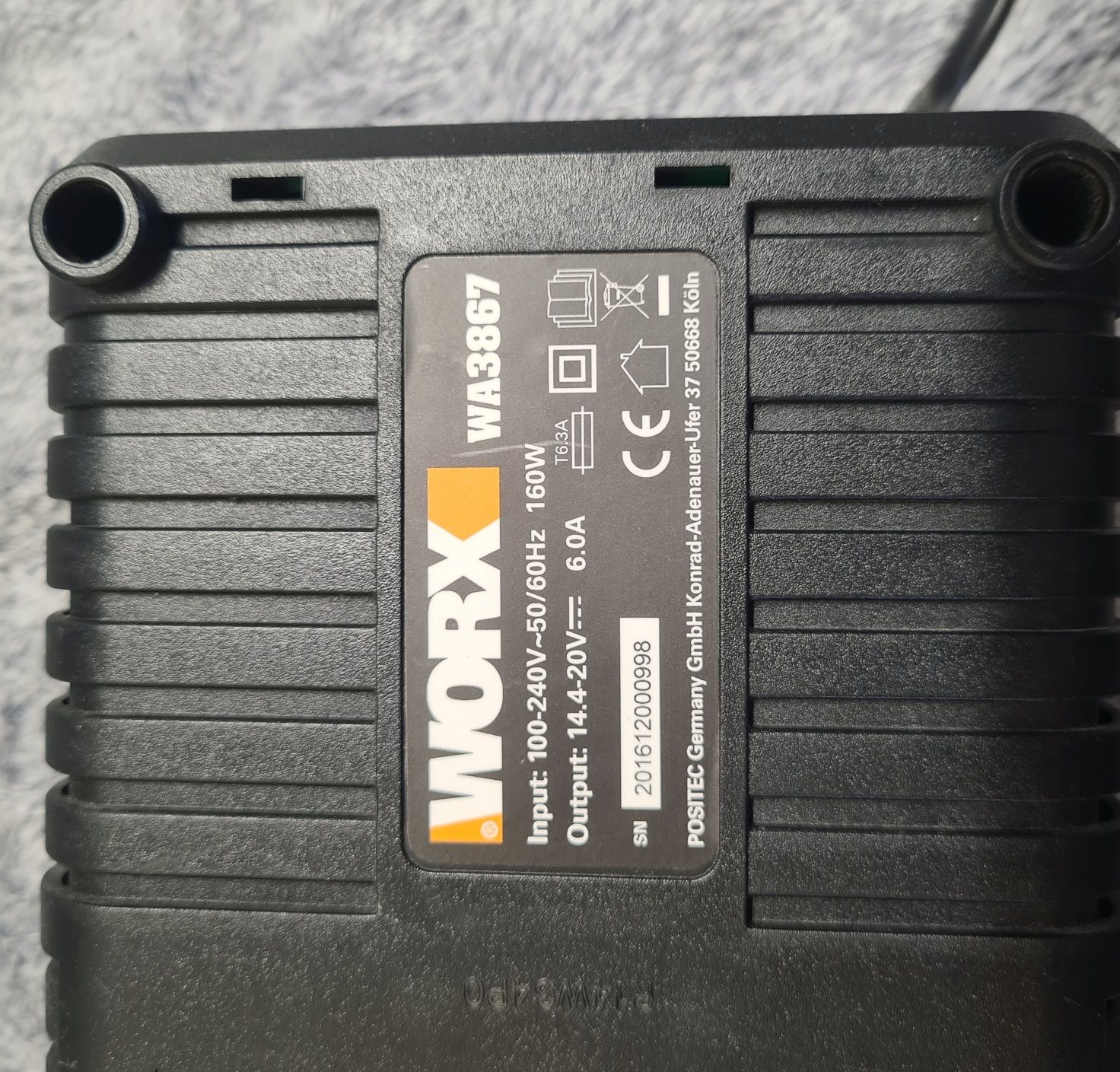 Ładowarka Worx 16V / 20V Quick Charger  WA3867